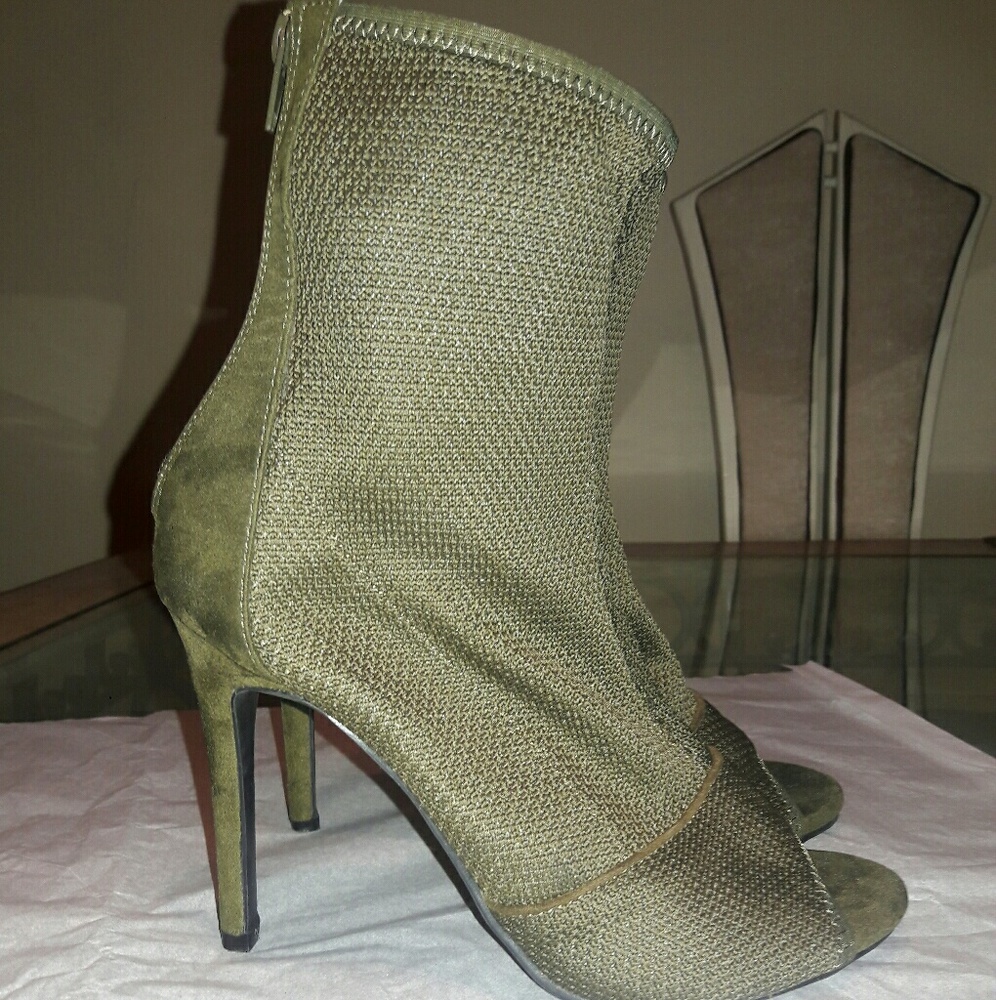Open toe  bootie